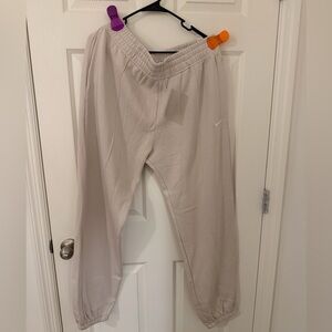 Nike Cream Women’s Jogger Pant